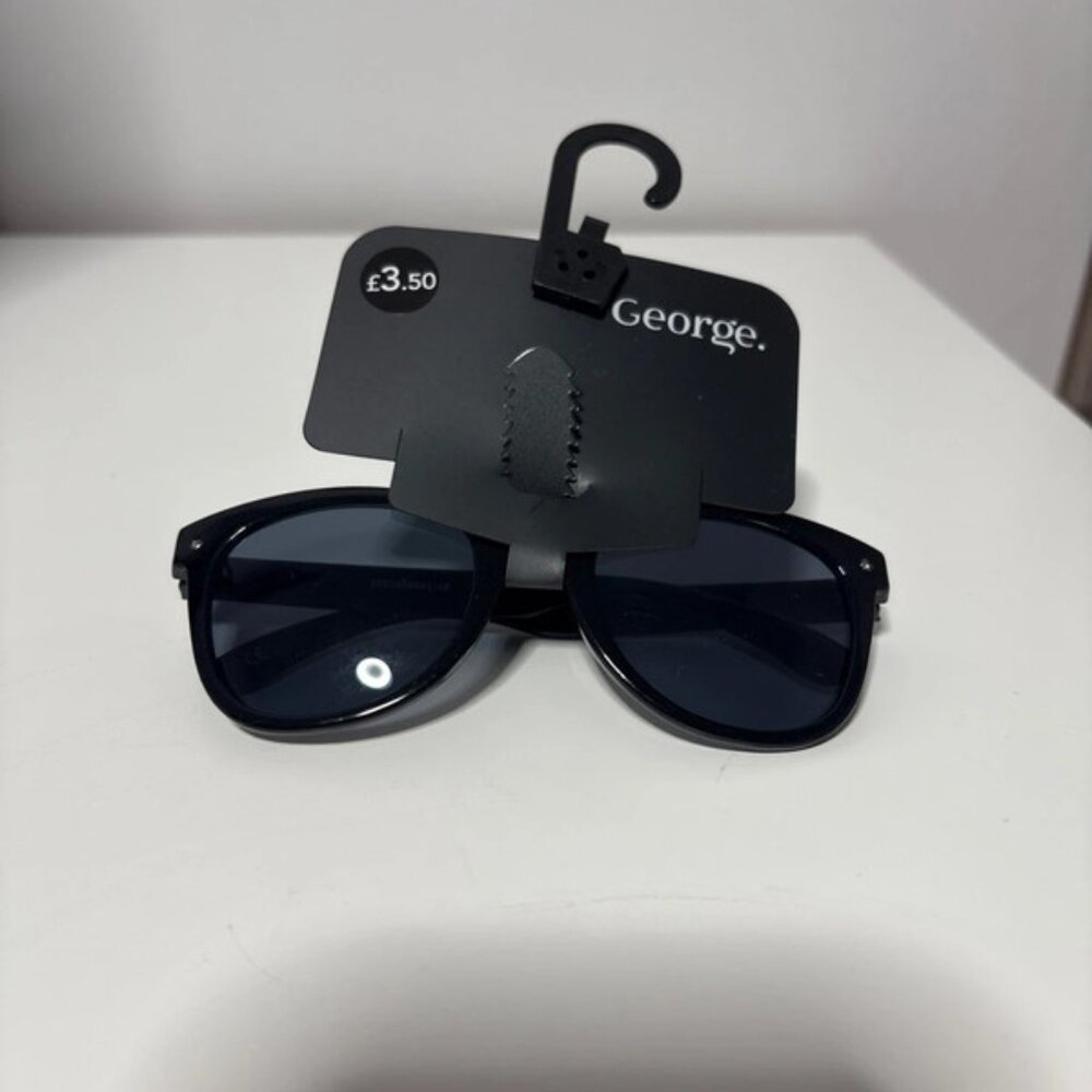 Black sunglasses